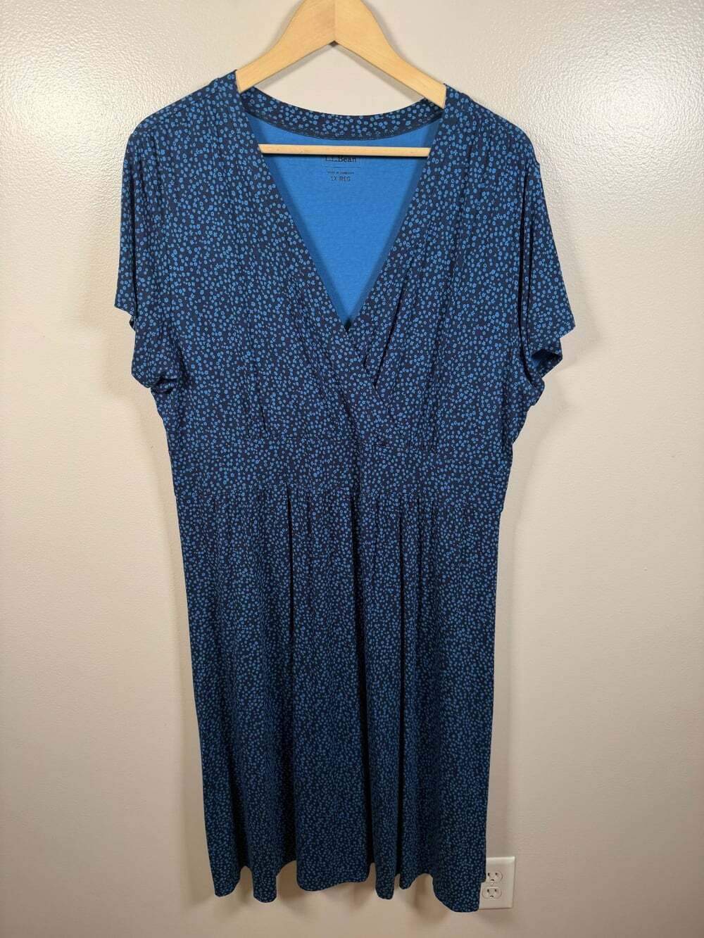 L.L. Bean Faux Wrap Summer Knit Dress Size 1X Blue Floral Casual Comfy